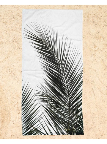 Juniqe Strandtuch "Palm Leaves 1" in Bunt