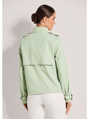 MADELEINE Verkürzte Trenchjacke mit Taschen in hellsalbeigrün