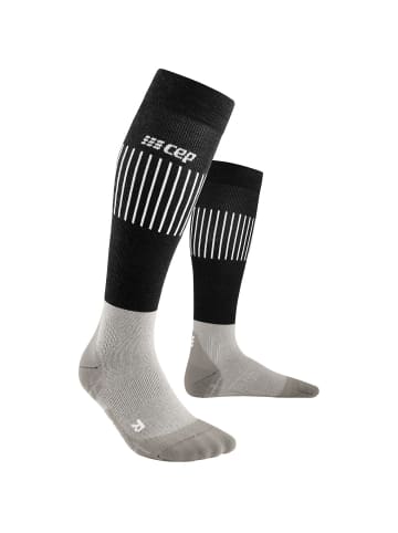 cep W ULTRALIGHT COMPRESSISOCKS SKIING TALL in Schwarz