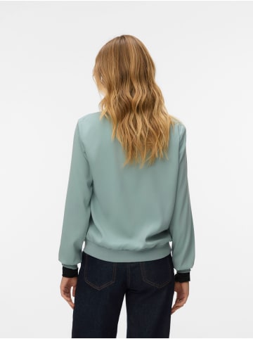 Vero Moda Mantel in Gray Mist