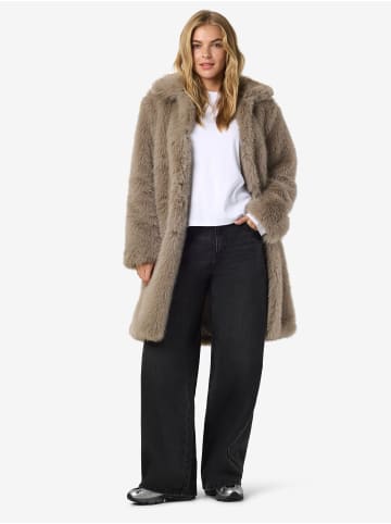 Noisy may Mantel in Aluminum