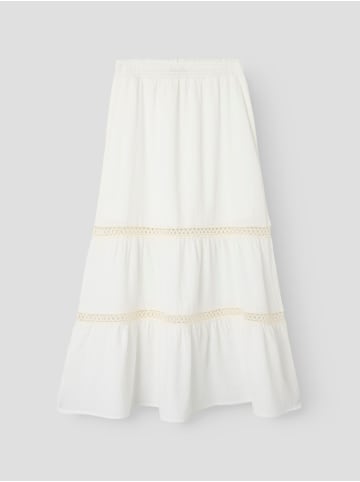 name it Rock in White Alyssum