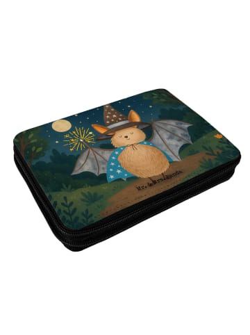 Mr. & Mrs. Panda Federtasche Fledermaus Zauberer Design ohne Spruch in Weiß