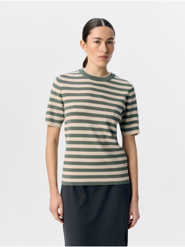 Object T-Shirt in Laurel Wreath