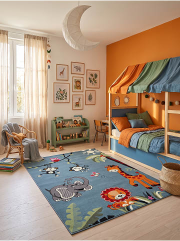 KADIMA DESIGN CASOLA Teppich Kinder Blau 120x170 Dschungel Polypropylen Kinderzimmer in Blau