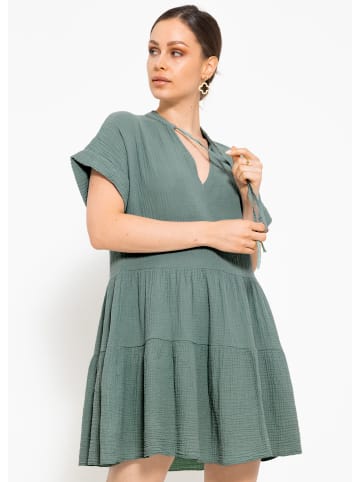 SASSYCLASSY Musselin Kleid mit Bindetails in Grün