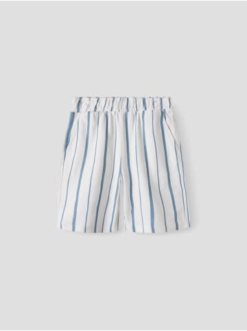 name it Shorts in White Alyssum