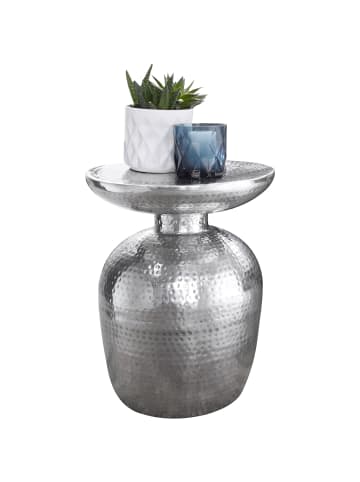 KADIMA DESIGN Beistelltisch Orient | Hammerschlag-Look, Aluminium, Robust in Silber