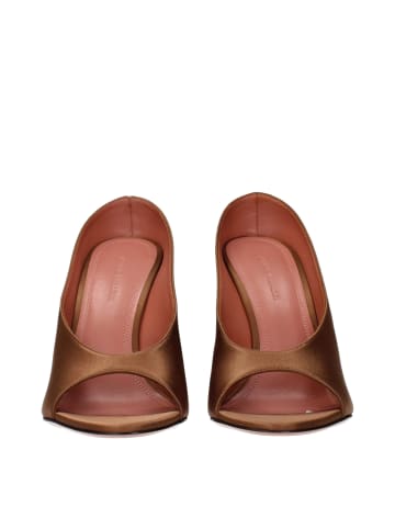 Amina Muaddi Braun Satin High Absatz Pumps