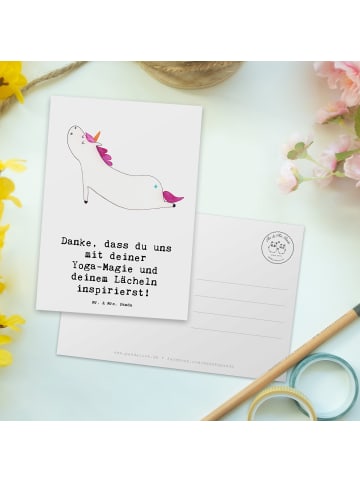 Mr. & Mrs. Panda Postkarte Yoga Trainerin Inspiration mit Spruch in Weiß