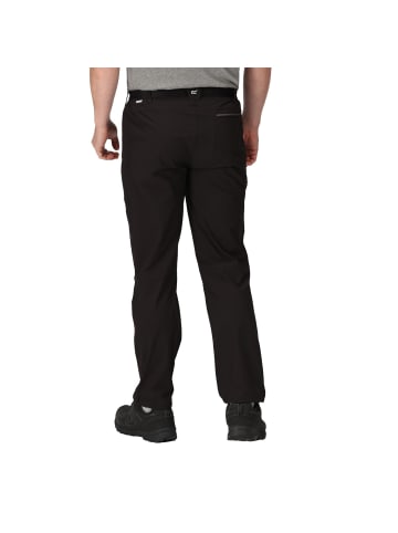 Regatta Xert Stretch III Herren Wanderhose mit Gürtel in Kurzgröße in Schwarz