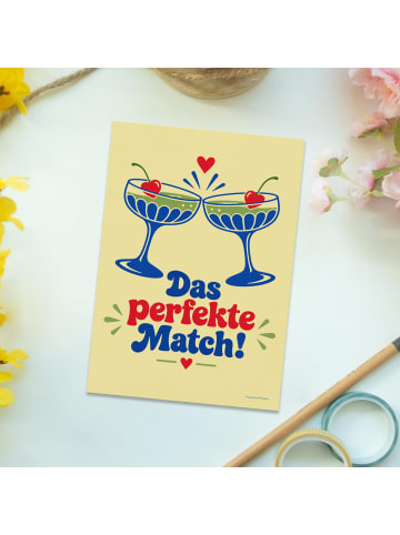 Mr. & Mrs. Panda Postkarte Blümchentailglas verspielt Design mit Spruch in Weiß