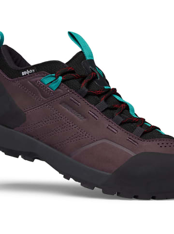 Black Diamond WMISSILEATHER LOWWP APPROACH SHOE in Beere