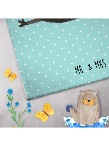 Mr. & Mrs. Panda Handtuch Stinktier Sitzen ohne Spruch in Türkis Pastell