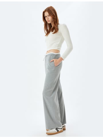 KOTON Hose in Grau Gestreift