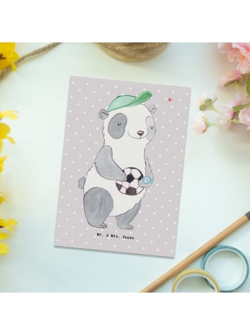 Mr. & Mrs. Panda Ansichtskarte Fußballtrainer Herz ohne Spruch in Grau Pastell
