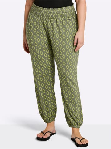 sheego Schlupfhose in khaki-gemustert