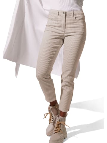 MADELEINE Fein gestreifte 7/8-Jeans, Formbund in weiß / helltaupe