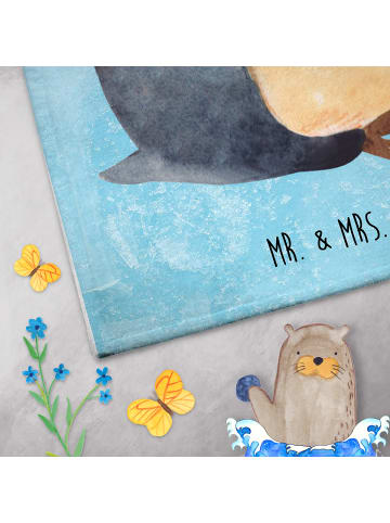 Mr. & Mrs. Panda Handtuch Pinguin Buch ohne Spruch in Eisblau