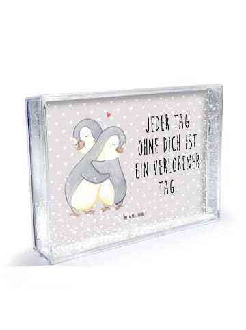 Mr. & Mrs. Panda Schüttelrahmen Pinguine Kuscheln mit Spruch in Grau Pastell