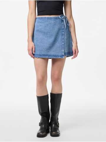 Pieces Wickelrock in Light Blue Denim