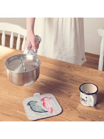 Mr. & Mrs. Panda Topfuntersetzer Axolotl Freundin ohne Spruch in Grau Pastell