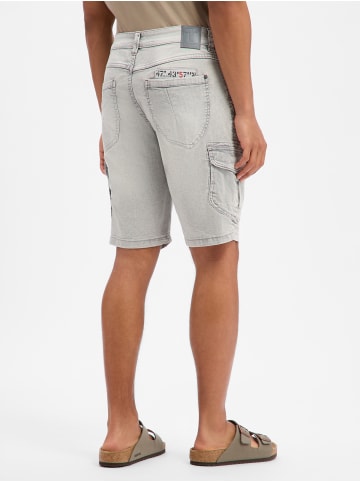 Timezone Jeans-Shorts RykerTZ in hellgrau - 0001