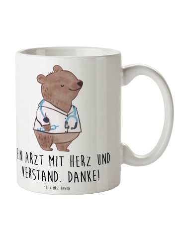 Mr. & Mrs. Panda Geschenktasse Arzt mit Herz mit Spruch in Weiß
