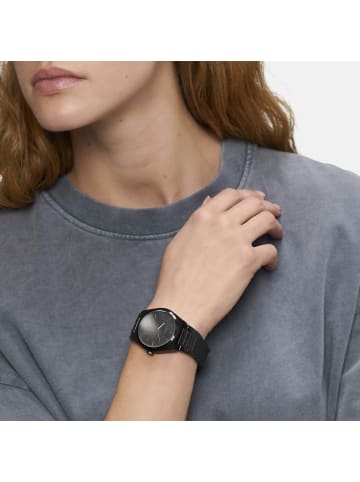 LIEBESKIND BERLIN Armbanduhr Timeless Small in schwarz