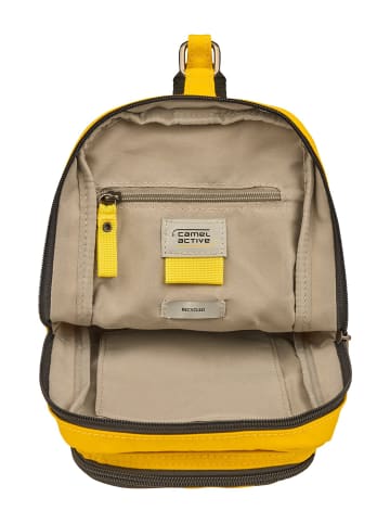 Camel Active Stadtrucksack aus Nylon in Gelb