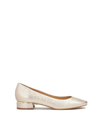 Kazar Pumps in Gold