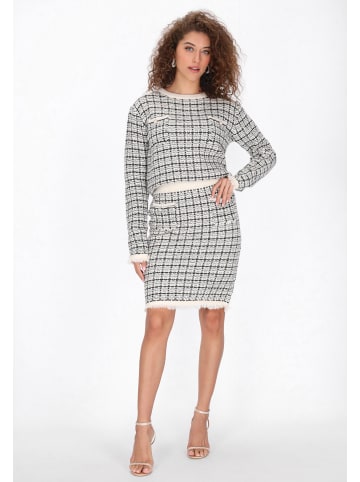 faina Women Sweater in offwhite black gold