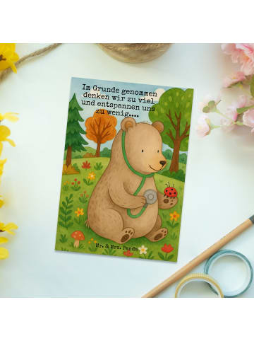 Mr. & Mrs. Panda Ansichtskarte Bär Arzt Design mit Spruch in Weiß