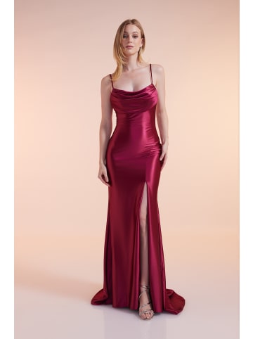 Unique Kleid Timeless Elegance Dress in Red