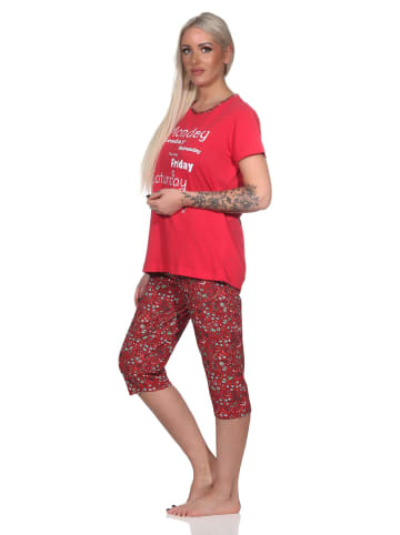 NORMANN Damen Capri Pyjama mit Allover-Muster und Frontprint in rot