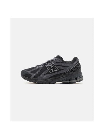 New Balance Sneackers M1906 in Schwarz