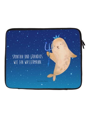 Mr. & Mrs. Panda Notebook Tasche Sternzeichen Wassermann mit Spruch in Sternenhimmel Blau