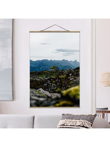 WALLART Stoffbild mit Posterleisten - Einsame Hütte in Norwegen in Grün