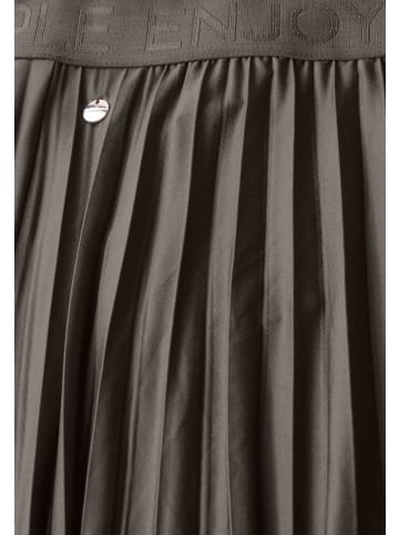 Street One Rock in nomad brown