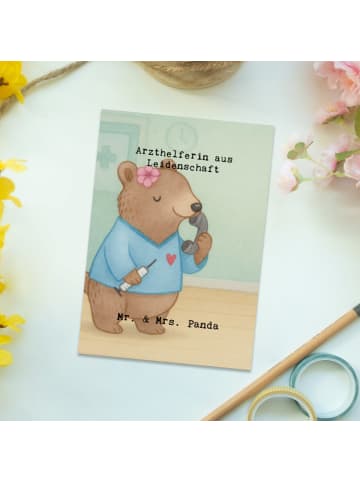 Mr. & Mrs. Panda Postkarte Arzthelferin Leidenschaft Design mit ... in Weiß