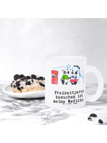 Mr. & Mrs. Panda Teetasse Pandas Freizeitpark besuchen mit Spruch in Transparent