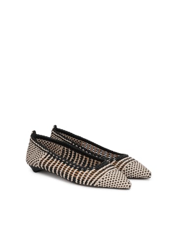 Kazar Pumps in Beige