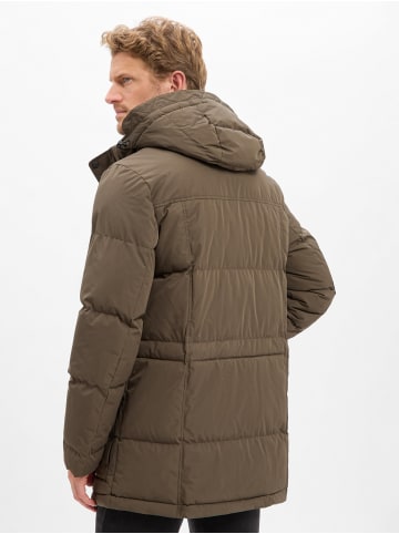 Andrew James Steppjacke in oliv