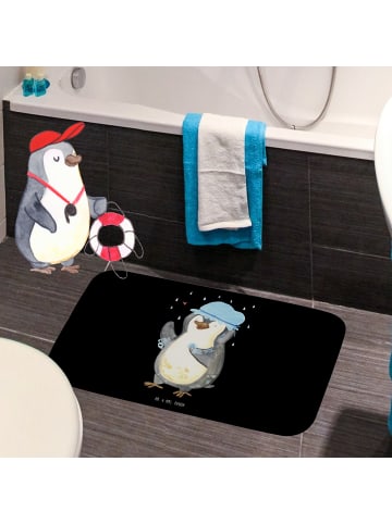 Mr. & Mrs. Panda Badezimmerteppich Pinguin Duschen ohne Spruch in Schwarz