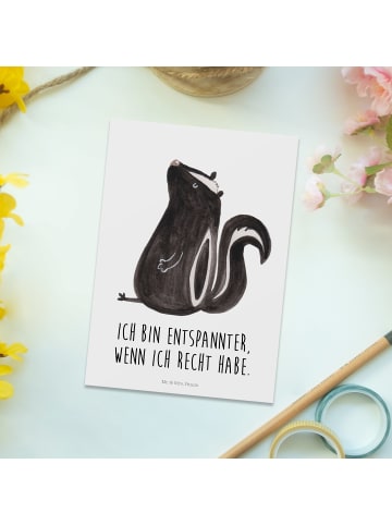 Mr. & Mrs. Panda Grußkarte Stinktier Sitzen mit Spruch in Weiß