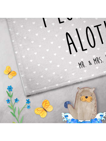 Mr. & Mrs. Panda Handtuch Axolotl Liebe mit Spruch in Grau Pastell