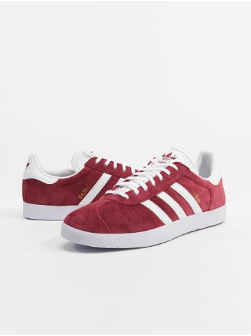 adidas Turnschuhe in burgundy/footwear white