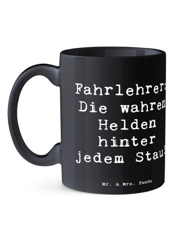 Mr. & Mrs. Panda Kaffeebecher Spruch Fahrlehrer Helden mit Spruch in Schwarz