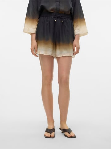 Vero Moda Shorts in Black