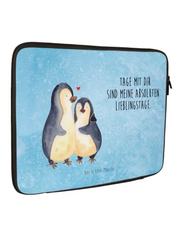 Mr. & Mrs. Panda Notebook Tasche Pinguin umarmen mit Spruch in Eisblau